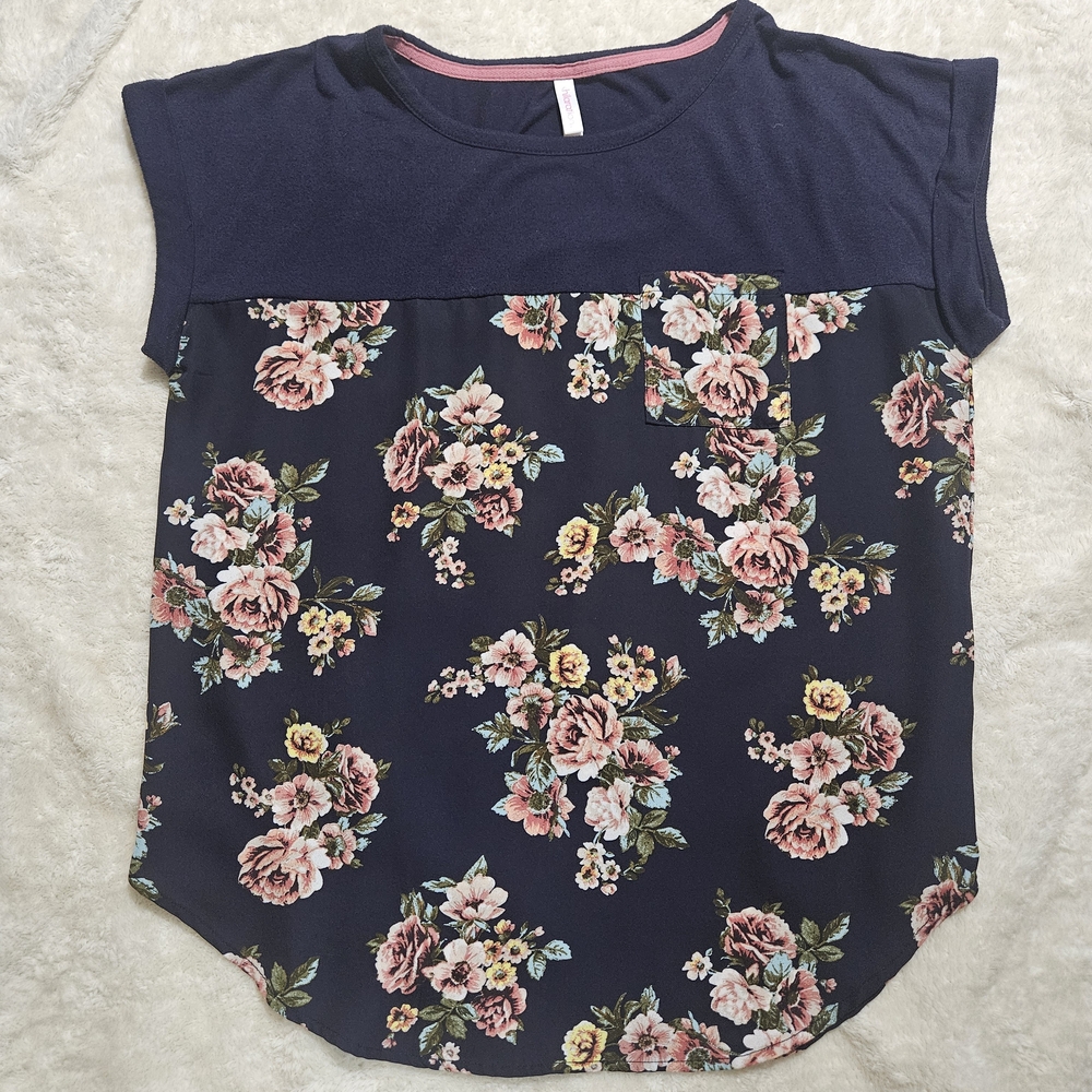 Xhilaration Blue and Pink Floral Short Sleeve Tee